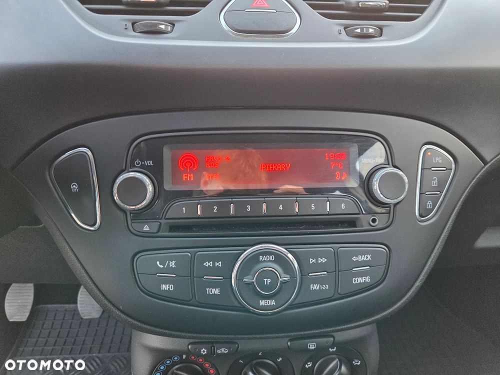 Opel Corsa 1.4 Enjoy - 26