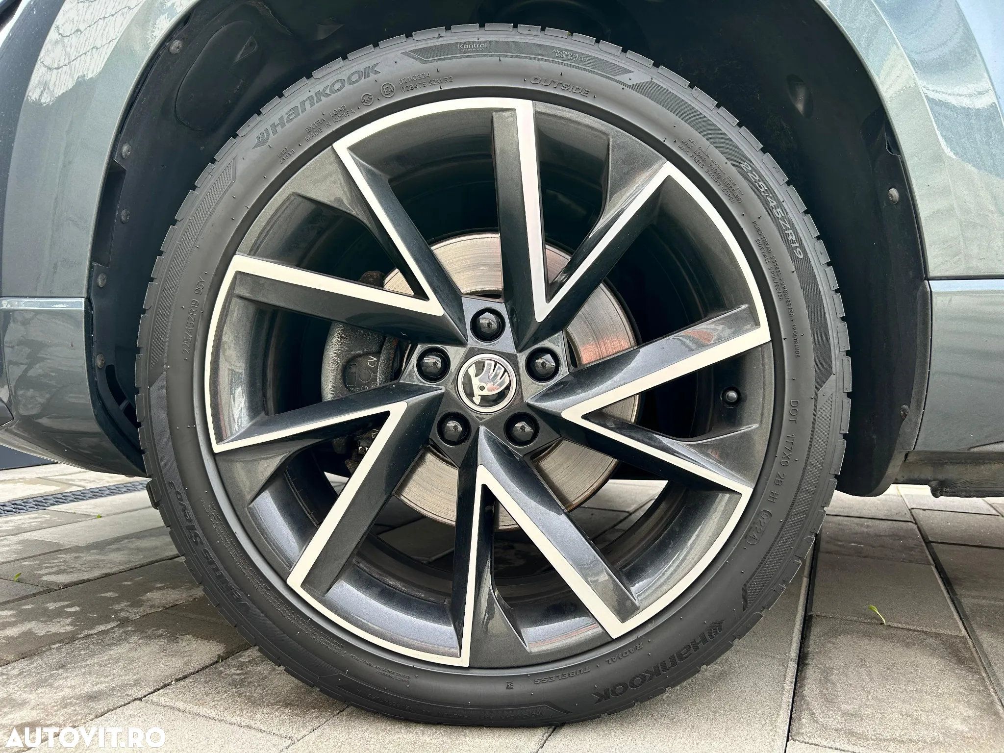Skoda Karoq 2.0 TDI 4X4 DSG Sportline - 27