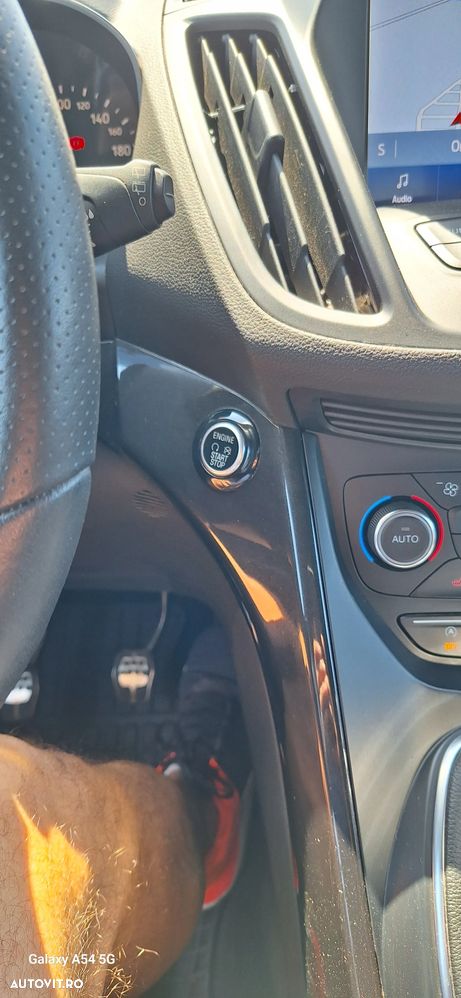 Ford Kuga - 10