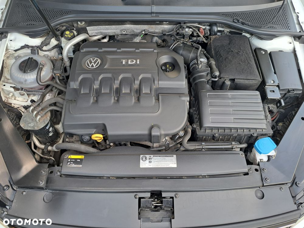 Volkswagen Passat - 13