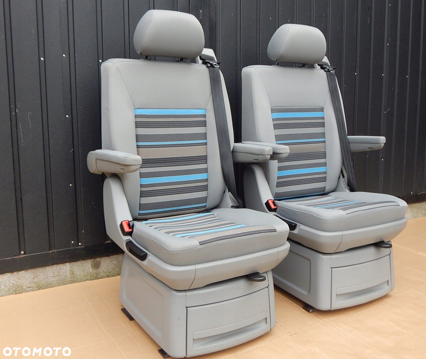 VW T5 T6 MULTIVAN CALIFORNIA KAMPER fotel OBROTOWY tył podłokietnik TAKATO - 3