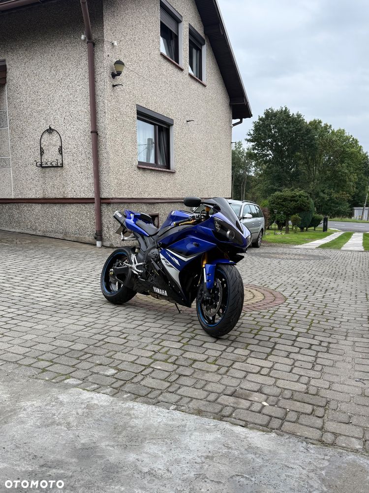 Yamaha R1 - 21