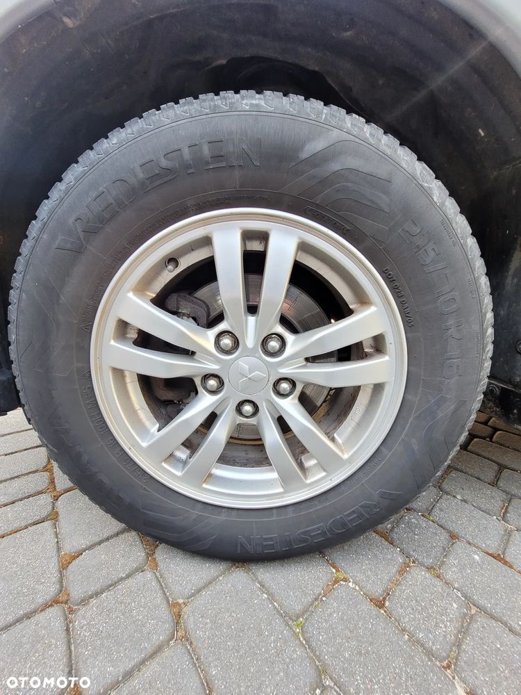 Mitsubishi Outlander 2.0 Intense 2WD - 19