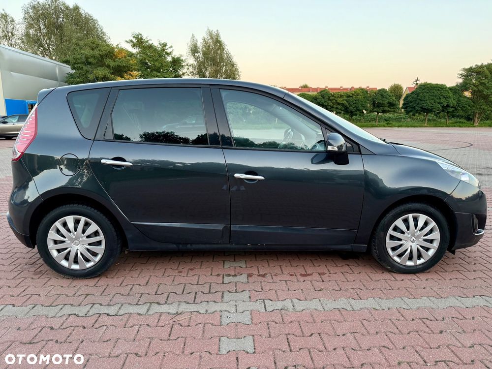 Renault Scenic 2.0 16V 140 CVT Dynamique - 9