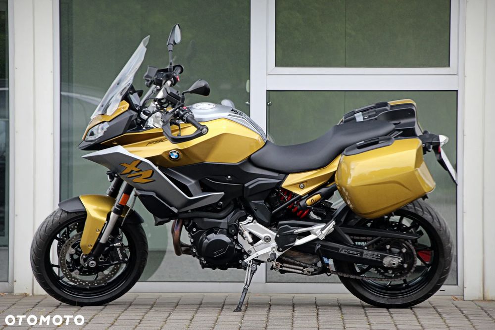 BMW XR - 8