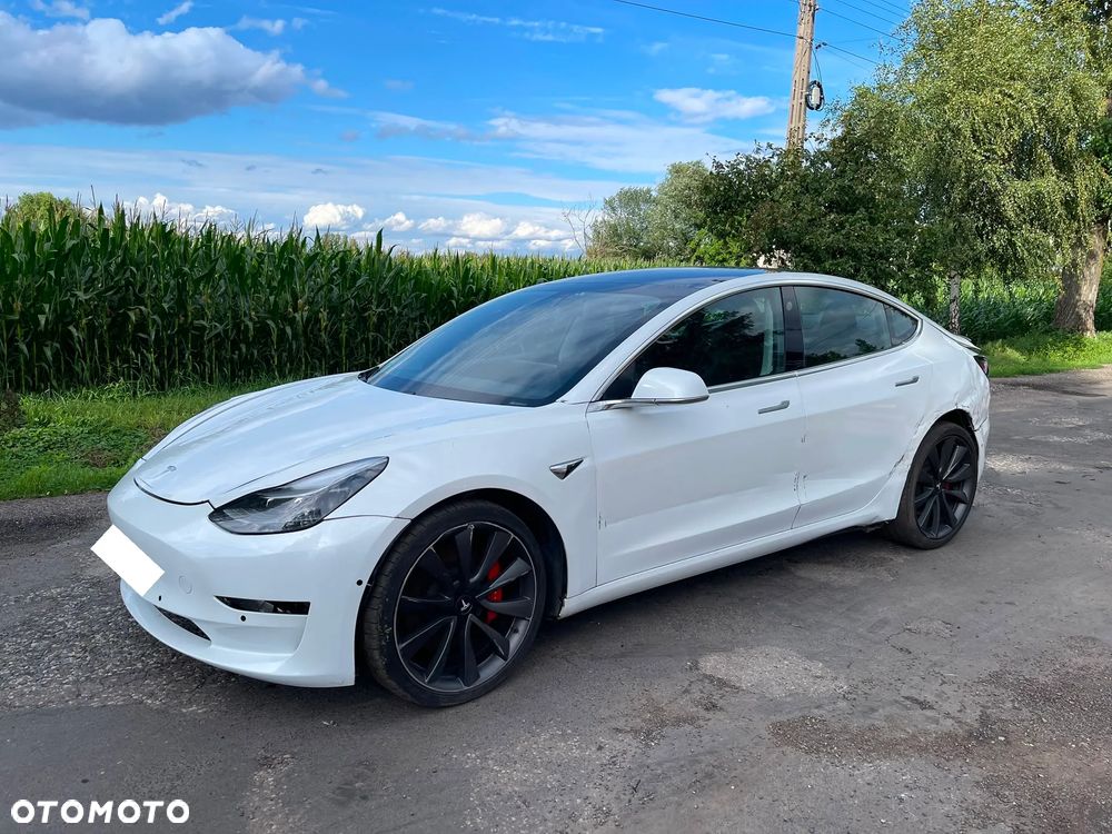 Tesla Model 3 Langstreckenbatterie Allradantrieb Dual Motor - 27
