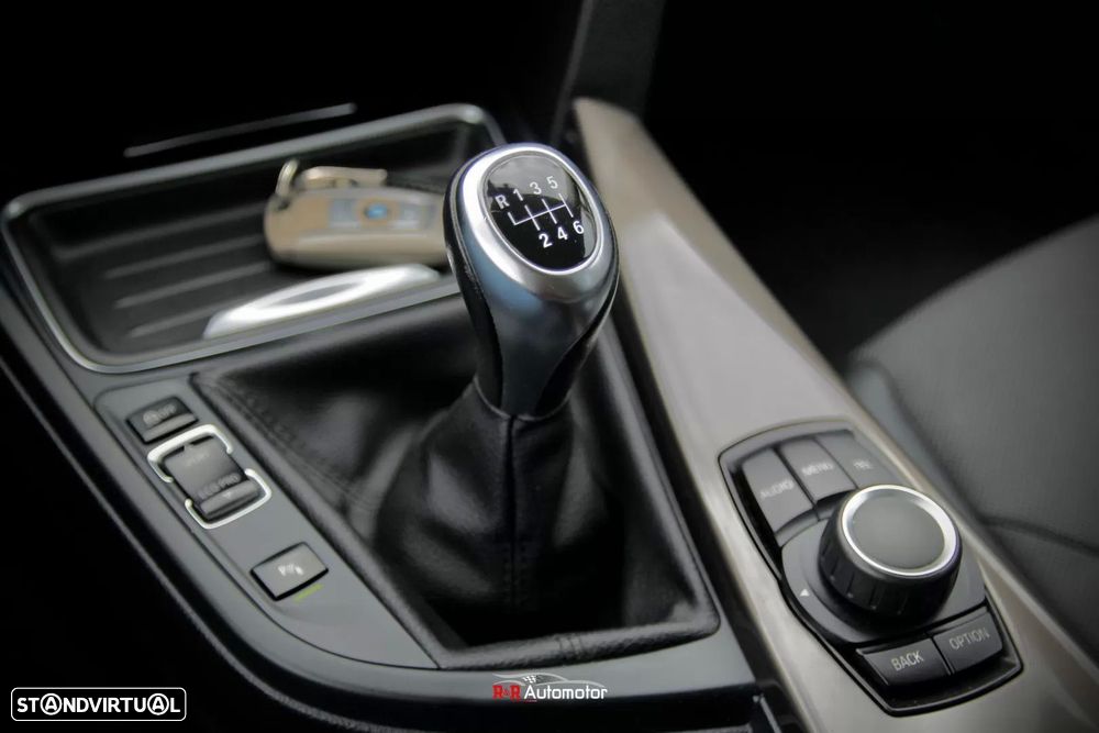 BMW 320 d EfficientDynamics Line Modern — fotografia 24