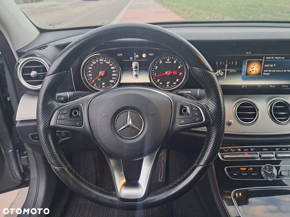Mercedes-Benz Klasa E 200 9G-TRONIC - 24