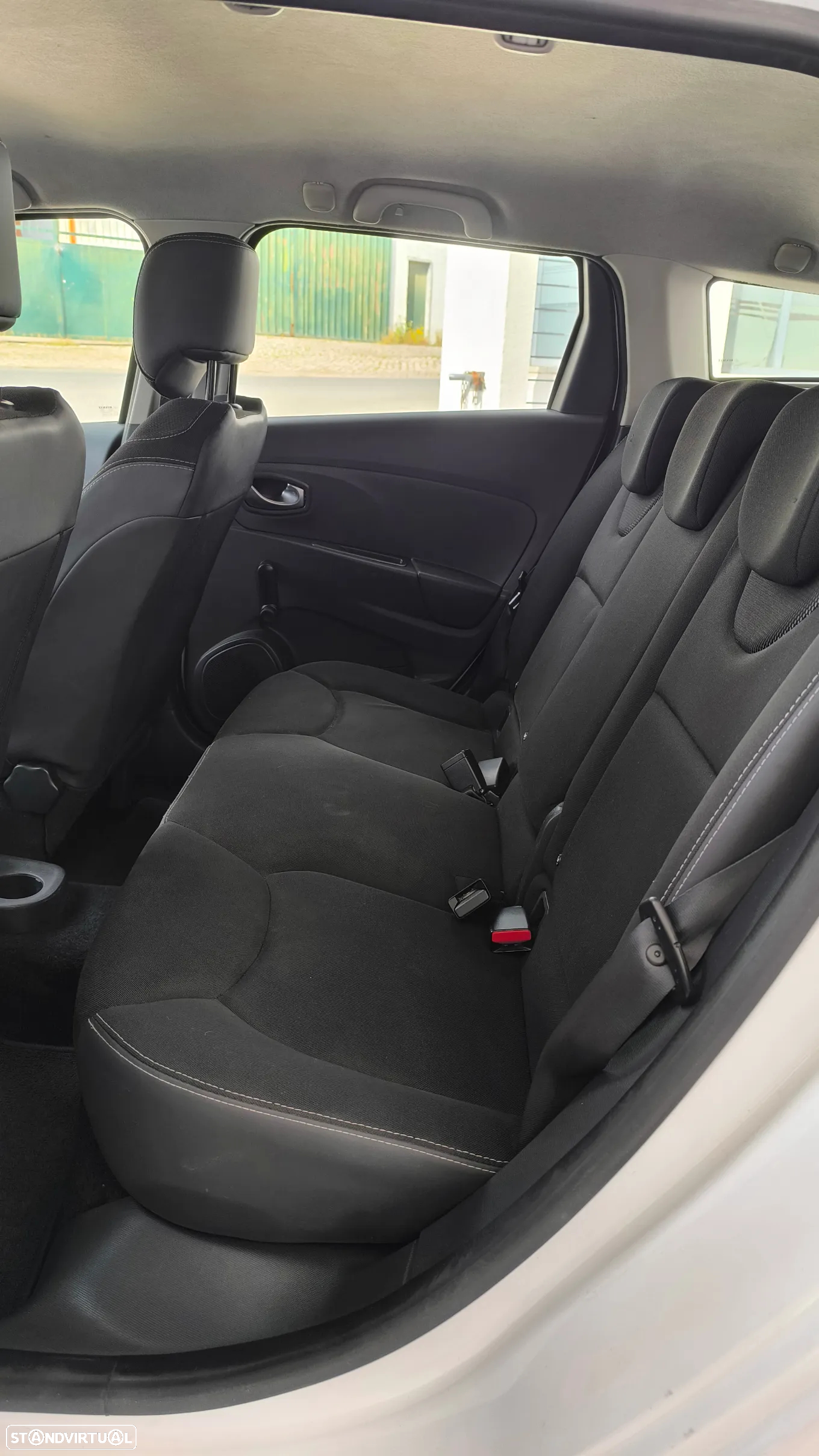 Renault Clio Sport Tourer 1.5 dCi Dynamique S - 23