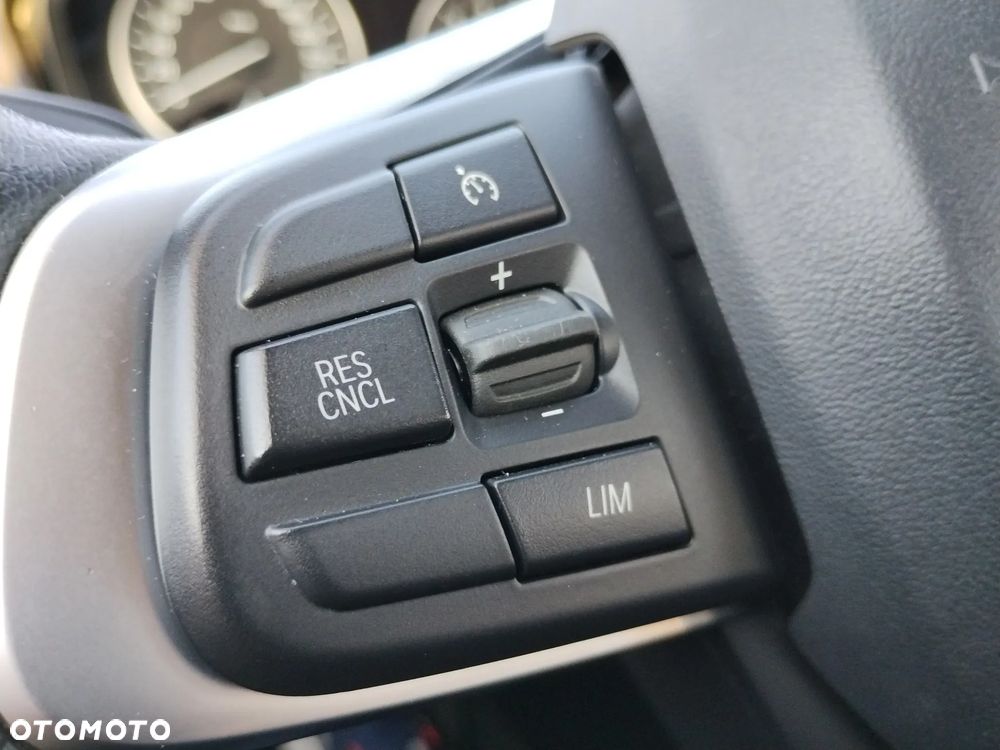 BMW X1 xDrive25i Advantage - 30