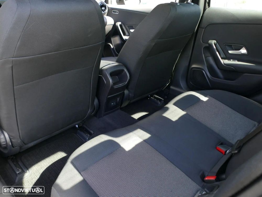 Mercedes-Benz A 250 Limousine e - 31