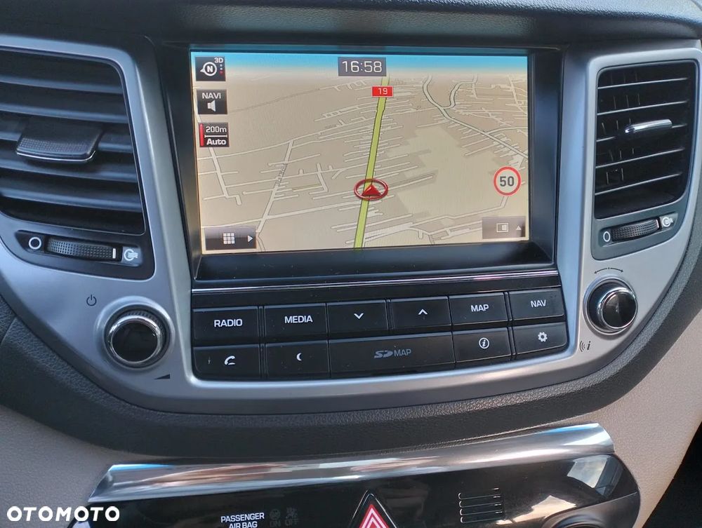 Hyundai Tucson 1.7 CRDI BlueDrive Style 2WD - 9