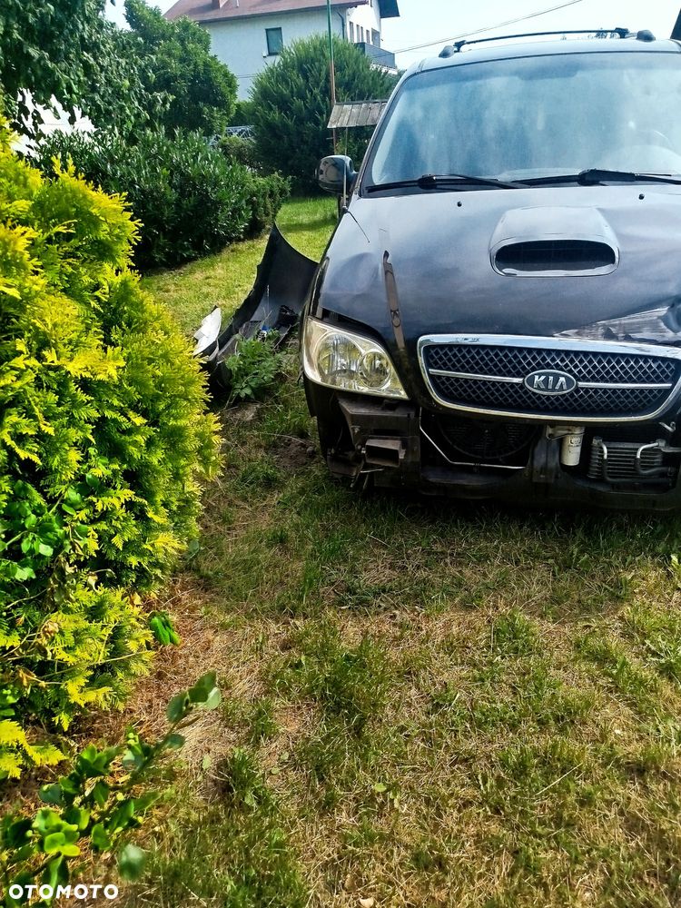Kia Carnival - 1