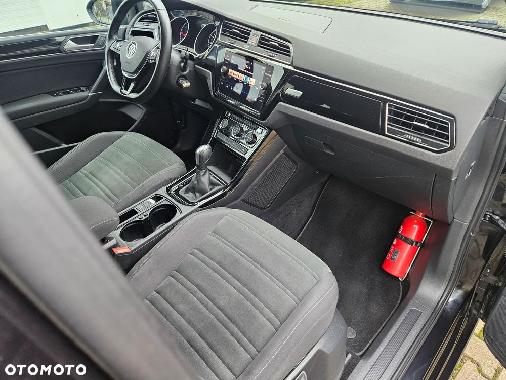 Volkswagen Touran 2.0 TDI SCR DSG Comfortline - 10