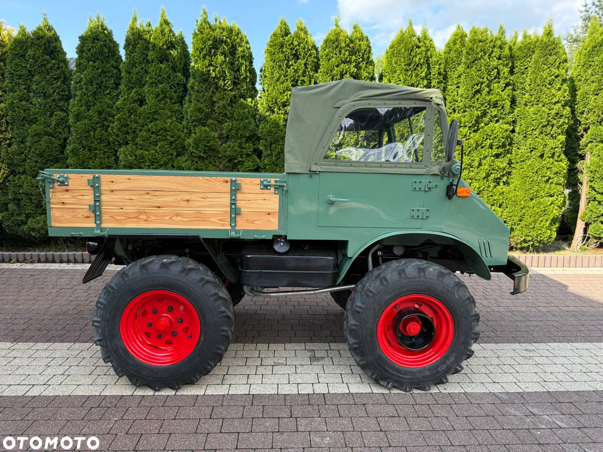 Mercedes-Benz UNIMOG 411 - 5