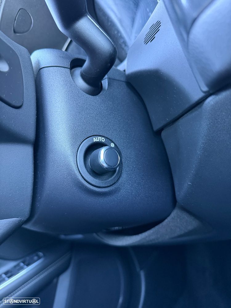 Jaguar XF 3.0 TDV6 R-Sport - 30