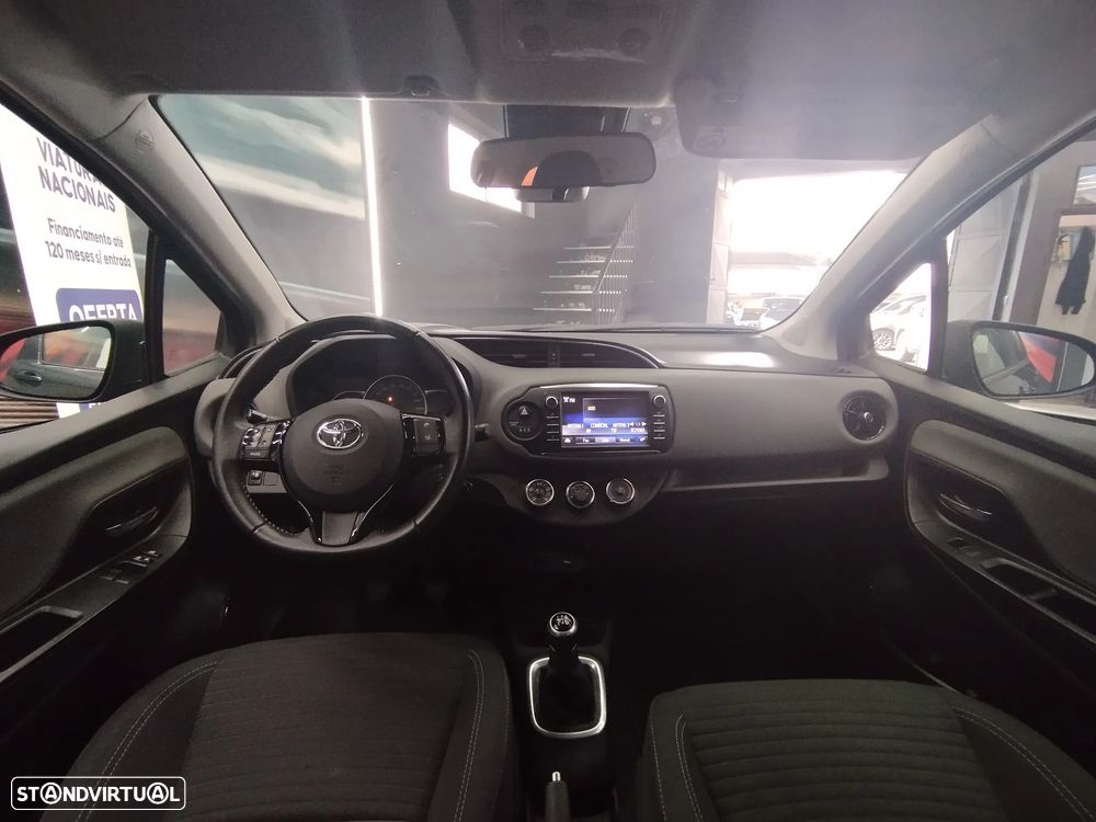 Toyota Yaris 1.0 VVT-i Comfort — fotografia 13