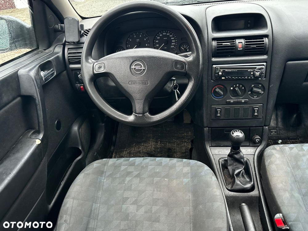 Opel Astra 1.6 Base - 12