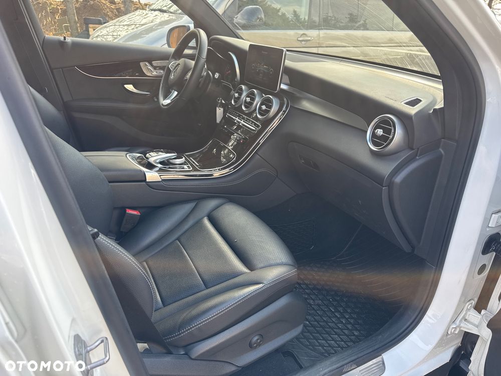 Mercedes-Benz GLC 300 4Matic 9G-TRONIC - 13