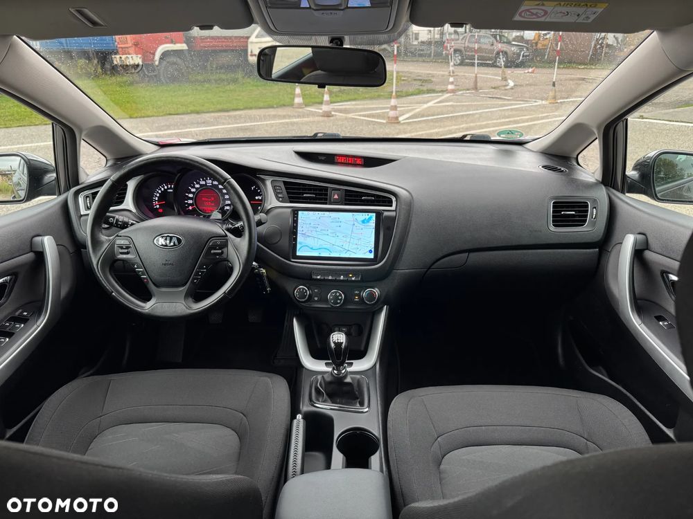 Kia Ceed 1.4 CVVT Dream Team Edition - 2
