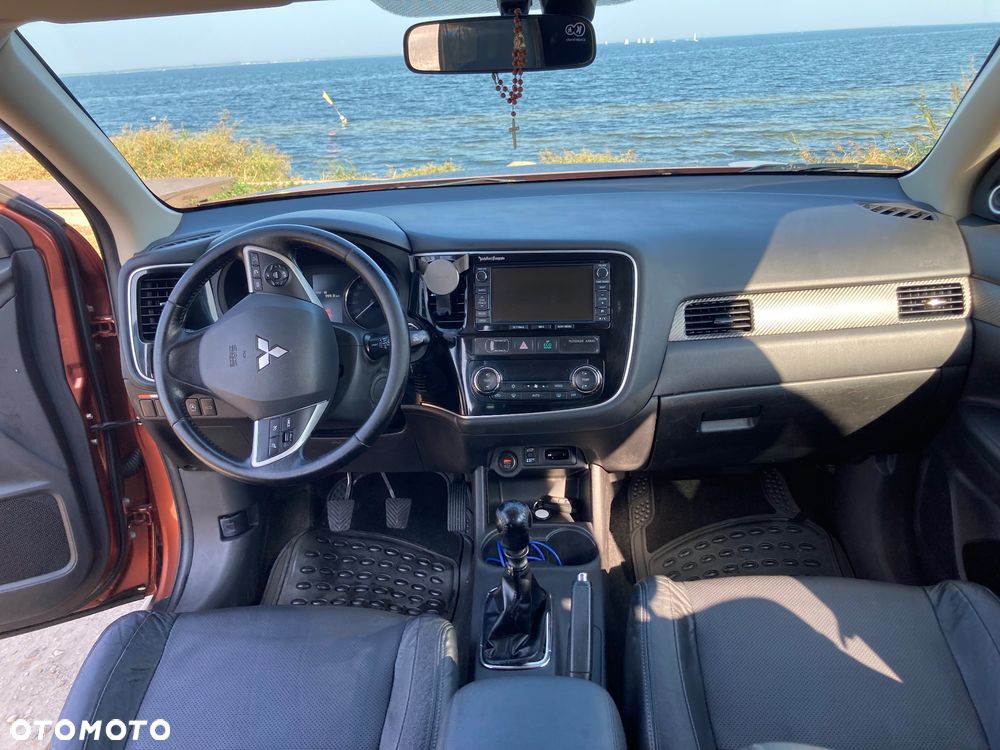 Mitsubishi Outlander 2.2 DI-D 4WD Intense - 9