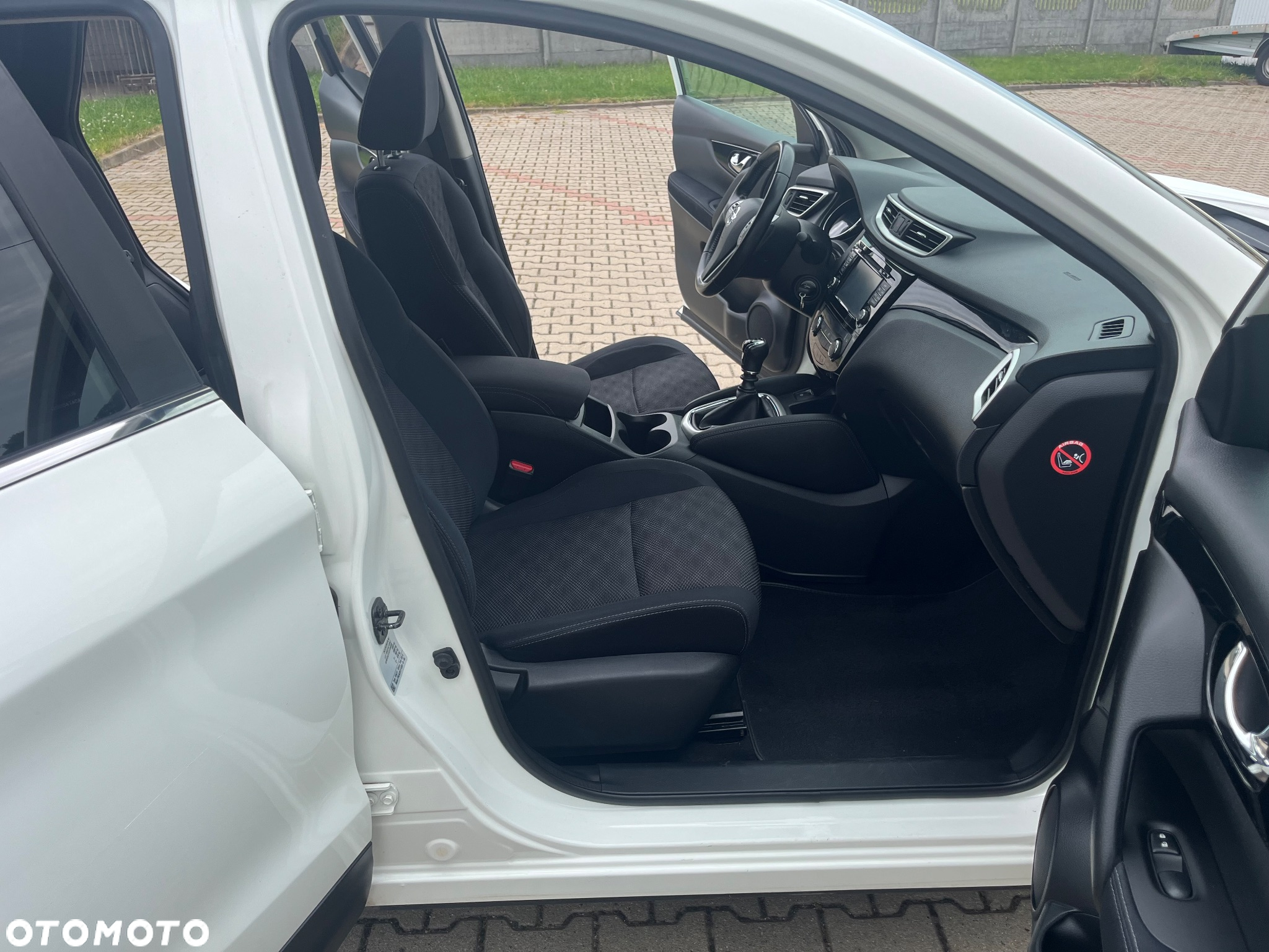 Nissan Qashqai 1.2 DIG-T N-Connecta - 16