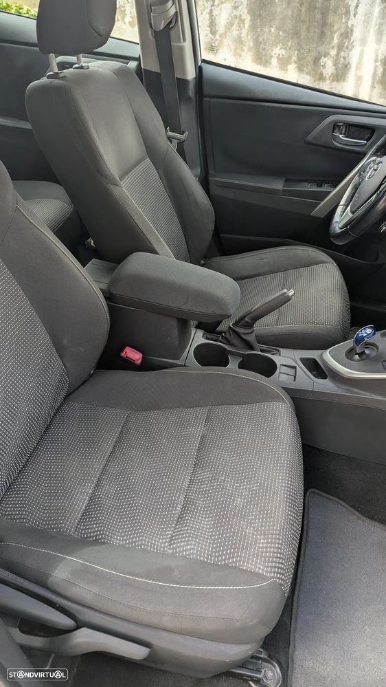 Toyota Auris 1.8 HSD P.Te.+17+E.Al.+Navi - 28
