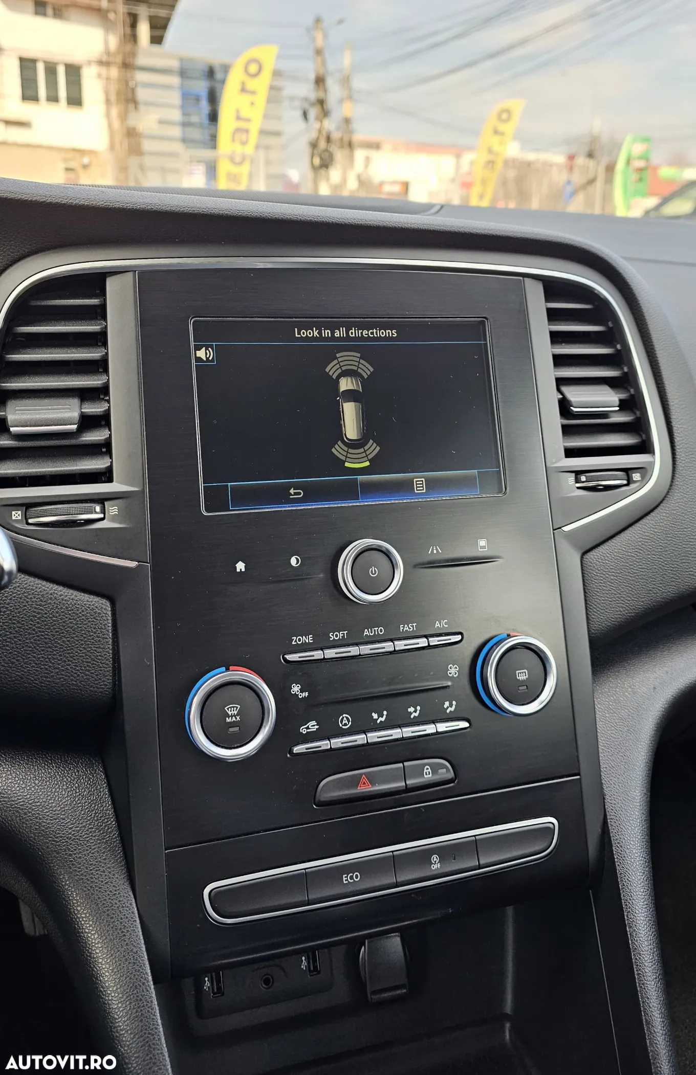 Renault Megane BLUE dCi EDC Zen - 10