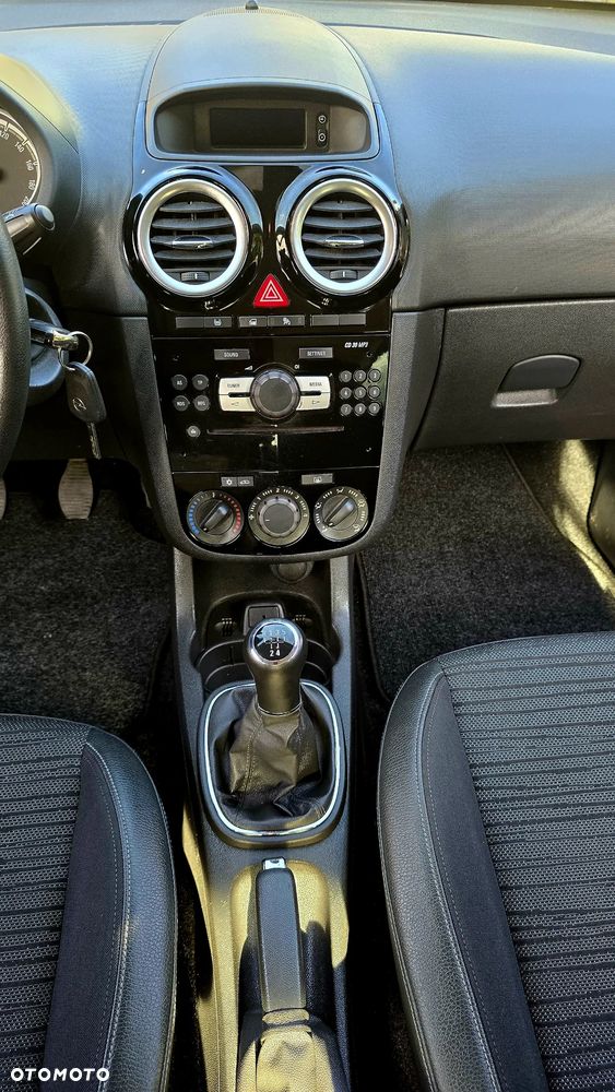 Opel Corsa 1.4 16V Innovation - 14