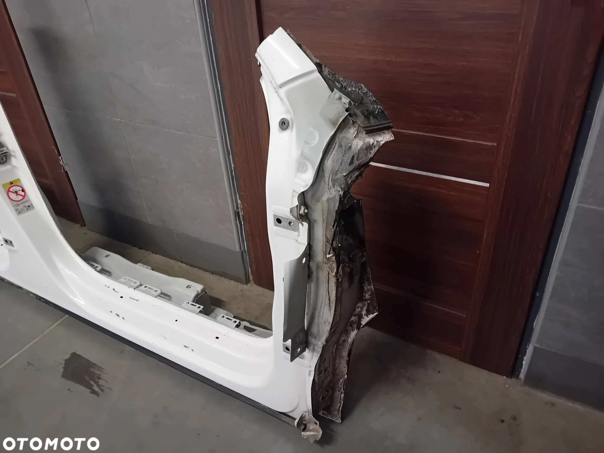 próg ćwiartka słupek prawy bok Audi Q3 2015 - 2
