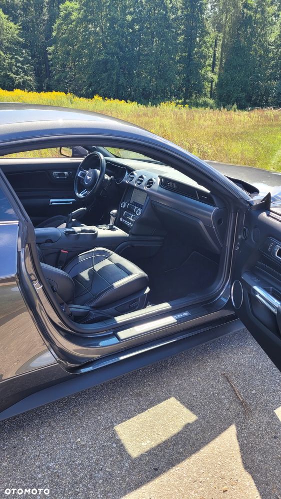 Ford Mustang - 7