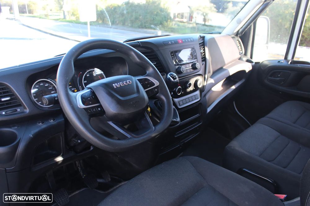 Iveco DAILY 35-160 CAB/DUPLA // 3.000cc // 2022 - 10