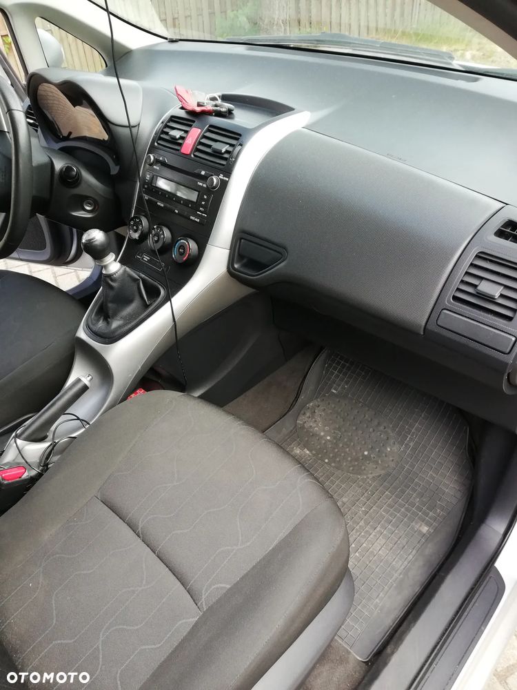 Toyota Auris 1.4 D-4D Luna EU5 - 6