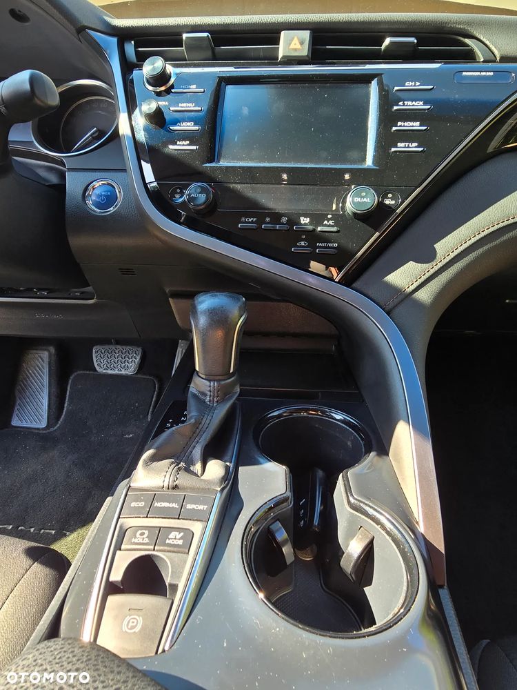 Toyota Camry 2.5 Hybrid Comfort CVT - 14