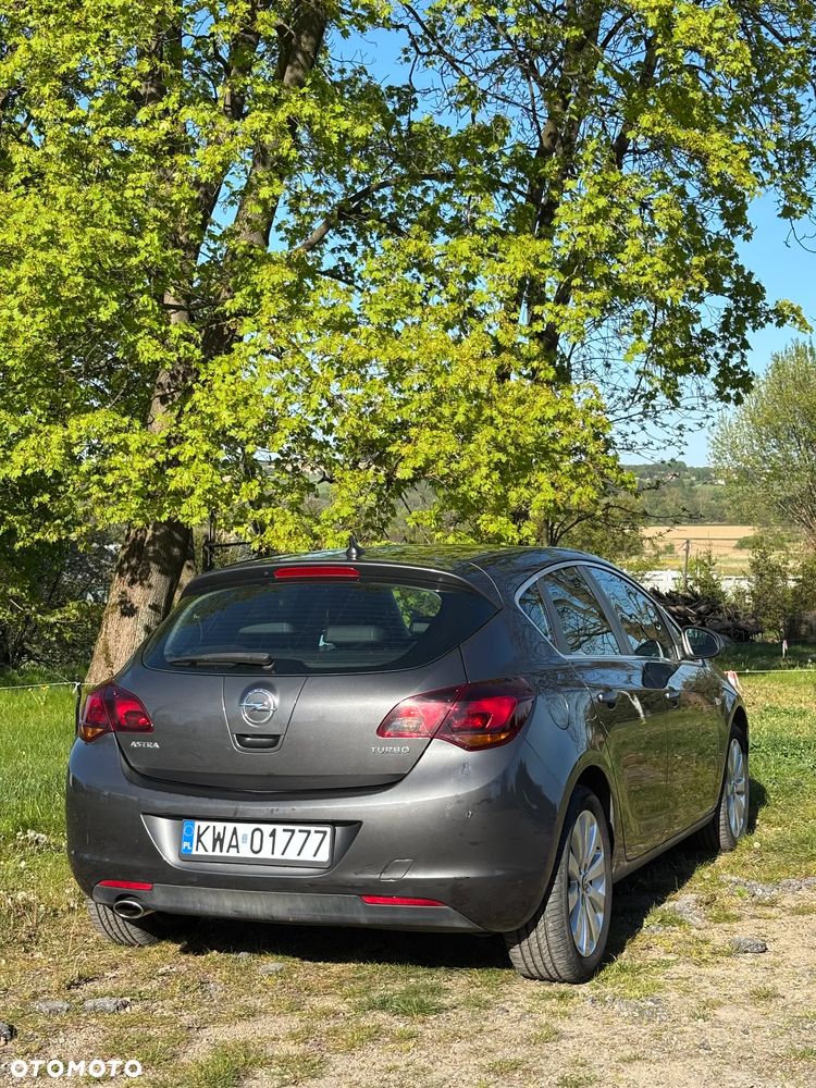 Opel Astra 1.4 T Cosmo - 9