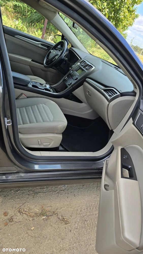 Ford Fusion - 13