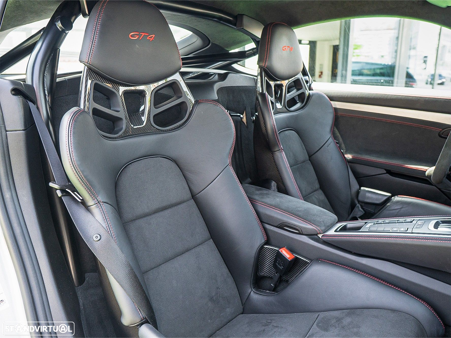Porsche 718 Cayman GT4 PDK - 3
