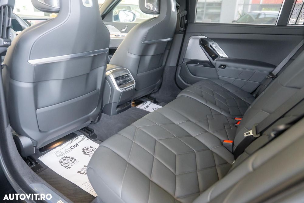 BMW Seria 7 740d xDrive MHEV - 28