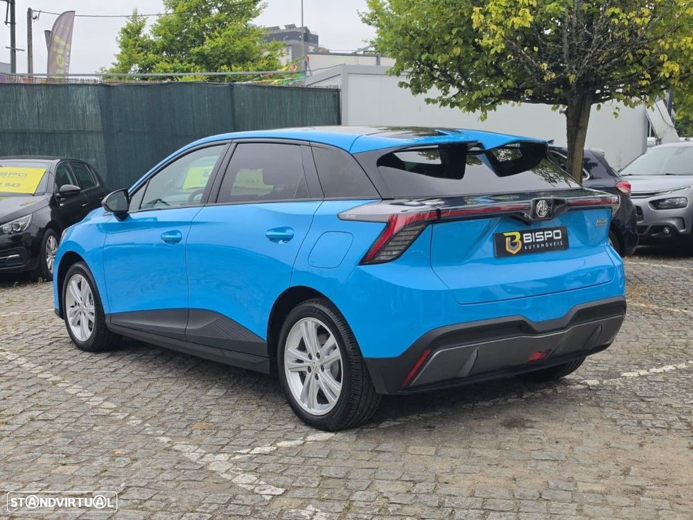 MG MG4 64 kWh Luxury - 8