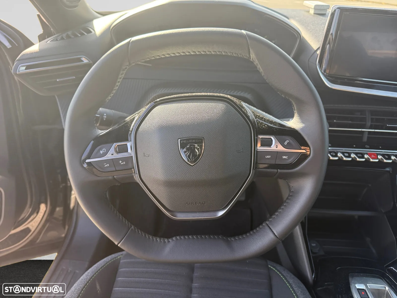 Peugeot 208 1.2 PureTech Active - 12