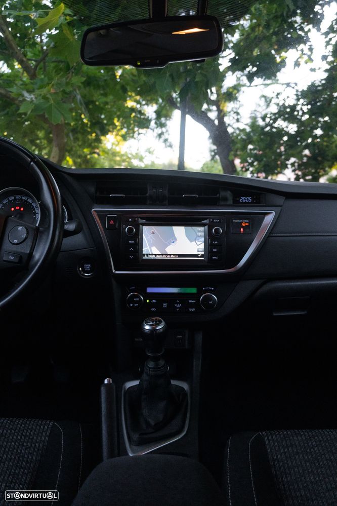Toyota Auris 1.4 D-4D Exclusive +Skyv.+Navi - 8