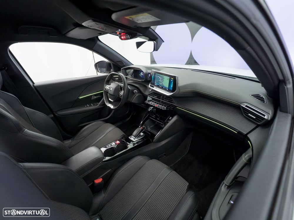 Peugeot e-2008 50 kWh GT - 39