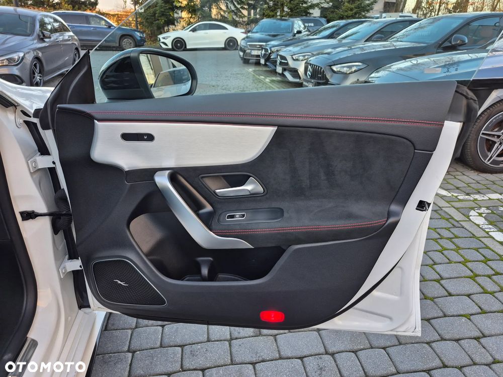 Mercedes-Benz CLA - 35