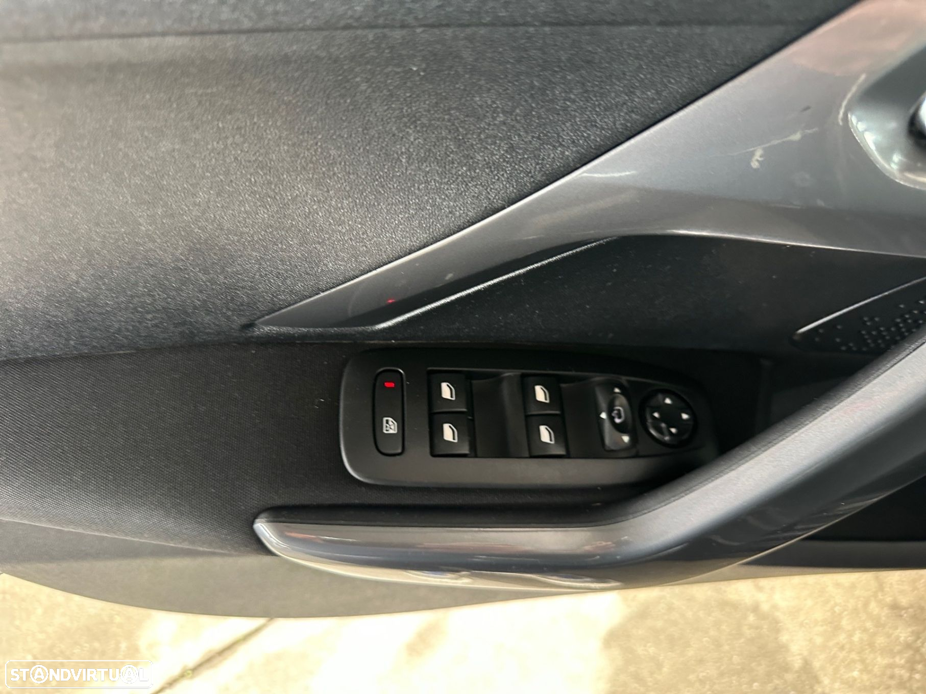 Peugeot 2008 1.6 BlueHDi Style - 10