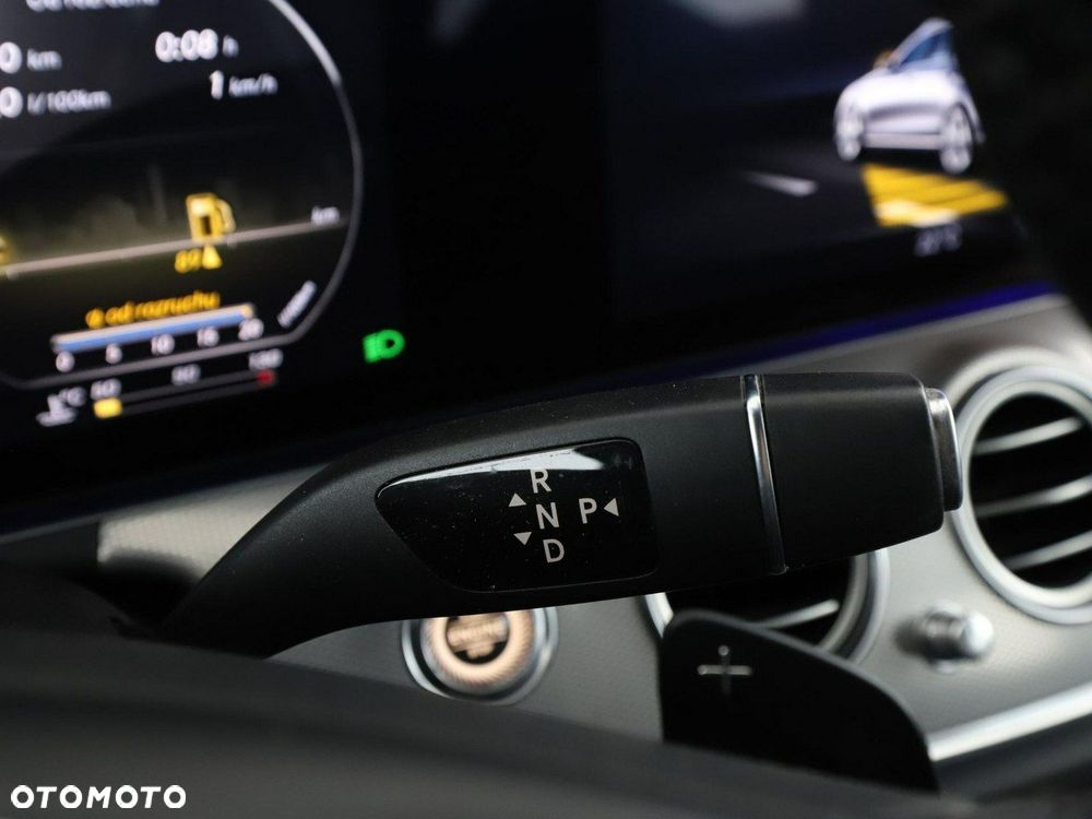 Mercedes-Benz Klasa E 250 9G-TRONIC Avantgarde - 33