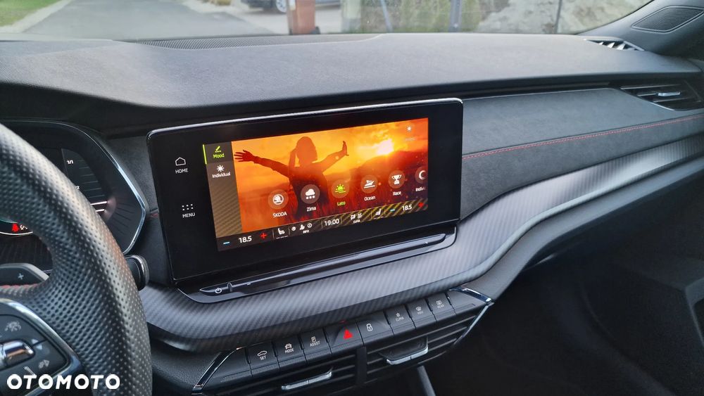 Skoda Octavia 2.0 TDI DSG RS - 28