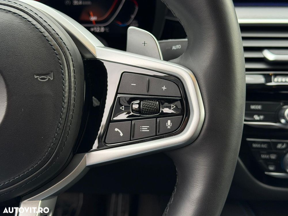 BMW Seria 5 520d Aut. M Sport Edition - 38