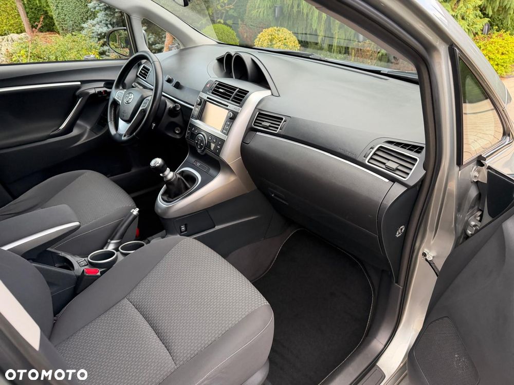 Toyota Verso 2.0 D-4D 5-Sitzer - 13
