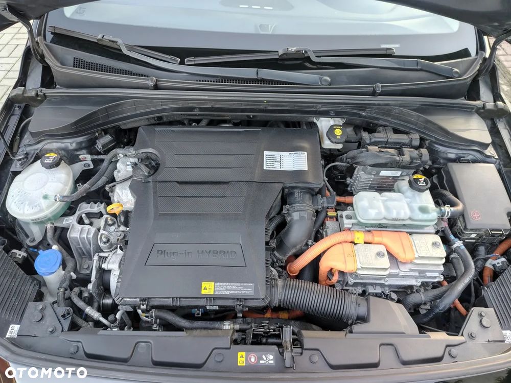 Hyundai IONIQ - 19