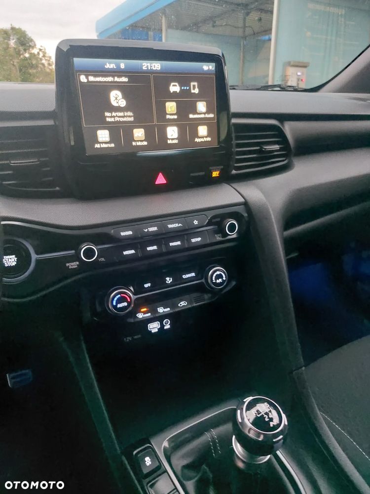 Hyundai Veloster - 7